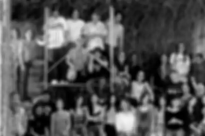 Kantor HAI 'Diserbu' 56 Vokalis Indonesia di Tahun 2002