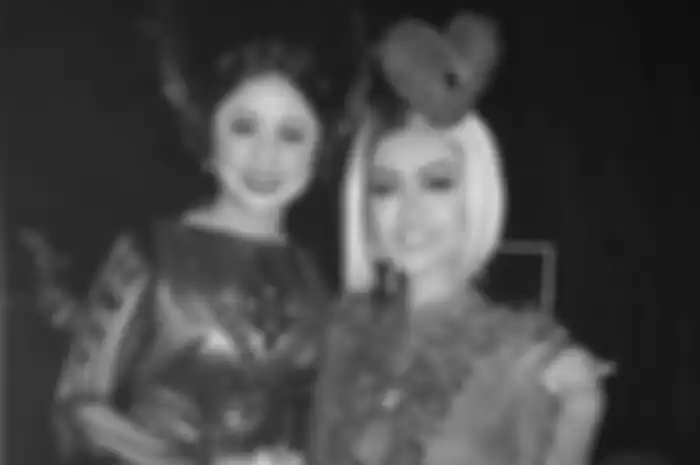 Dewi Perssik dan mendiang Julia Perez