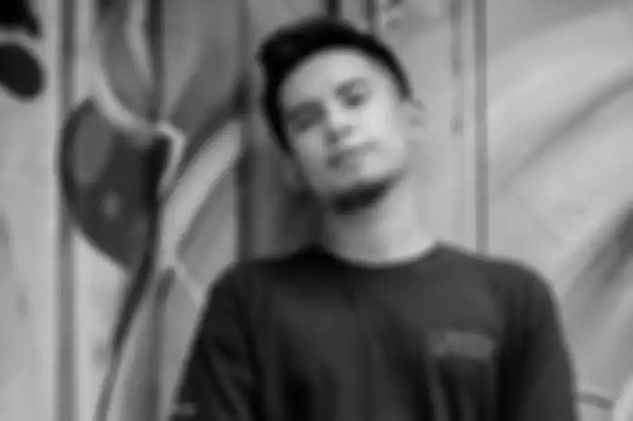 Niko Al Hakim alias Okin 