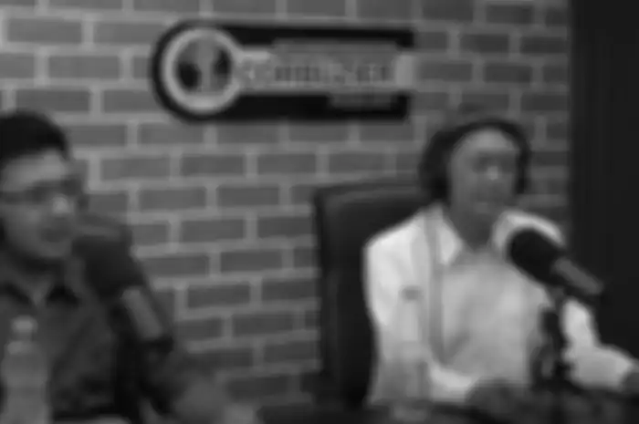 Dewa Kipas, Dadang Subur bersama anaknya, Ali Akbar di video YouTube Deddy Corbuzier