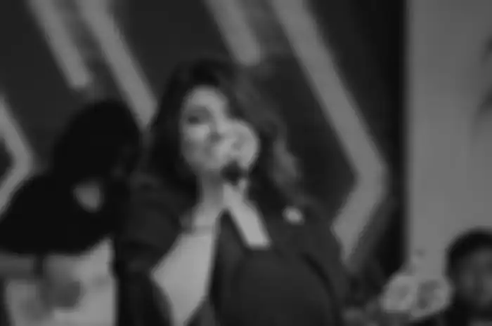 Nania Idol atau Nania Yusuf semakin mantap menjalani agamanya saat ini usai dikatai kafir oleh bapaknya sendiri. 