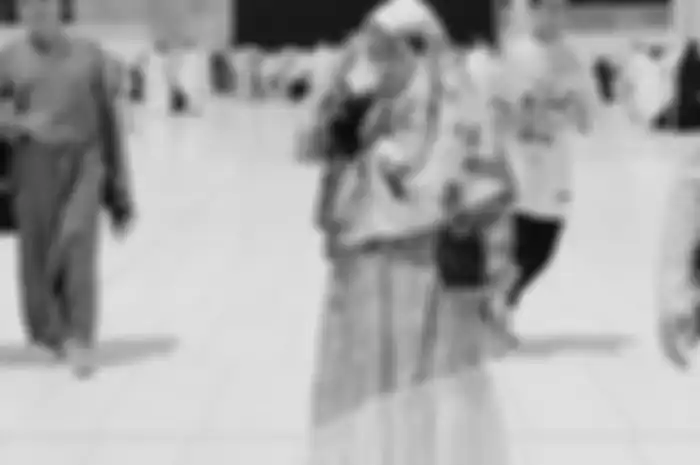Potret Imel Putri Cahyati saat ibadah di Tanah Suci. Kini, Imel Putri sedang berjuang melawan penyakit kanker ganas. 