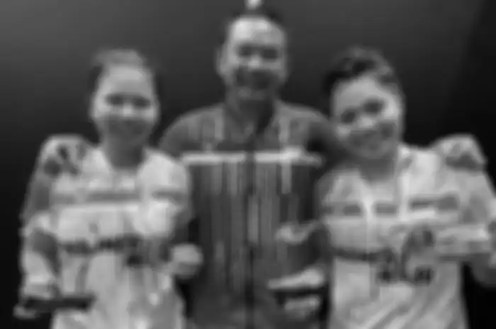 Eng Hian bersama Greysia Polii dan Apriyani Rahayu. Eng Hian menjadi otak sukses dalam rekor baru bulutangkis Indonesia di Olimpiade.