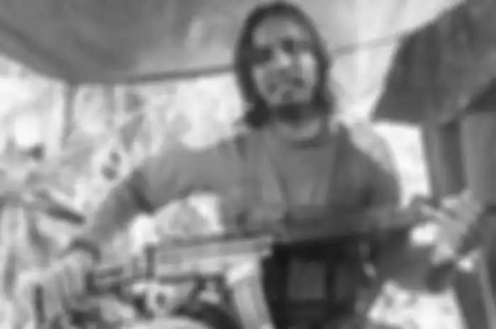 Foto simbol jari Ali Kalora yang tewas ditembak Satgas Madago Raya beredar di media sosial. Gembong teroris MIT Poso sempat diremehkan.