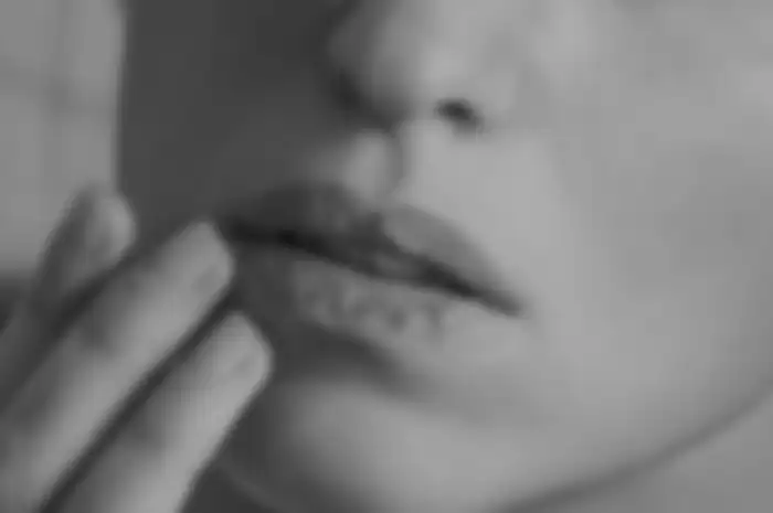 DIY scrub untuk mengatasi bibir pecah-pecah