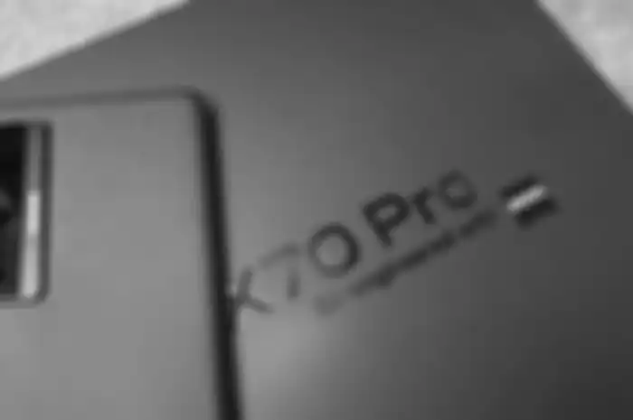 Unboxing vivo X70 Pro.