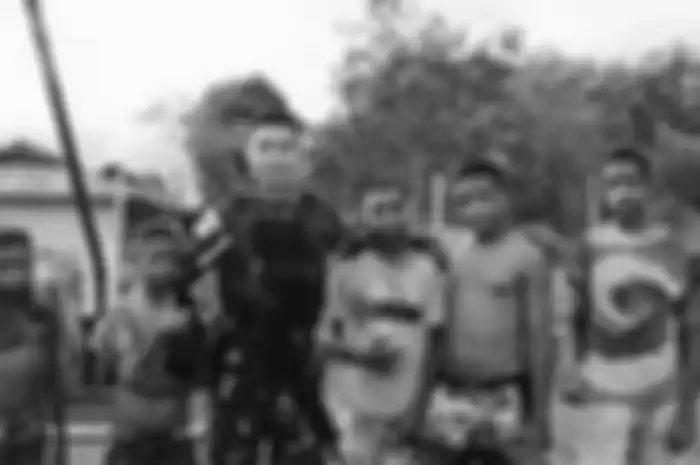Foto jasad prajurit TNI yang bernama Serda Putra Rahaldi itu akhirnya dilihat oleh KKB. Rupanya, mereka mendapatkannya dari Facebook.