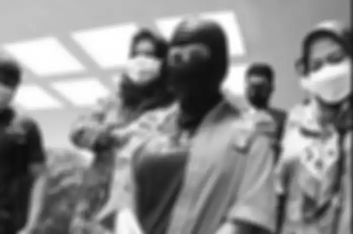 Perubahan penampilan Cynthiara Alona mendapat respons yang negatif dari netizen. Foto Cynthiara Alona akhirnya digeruduk netizen.