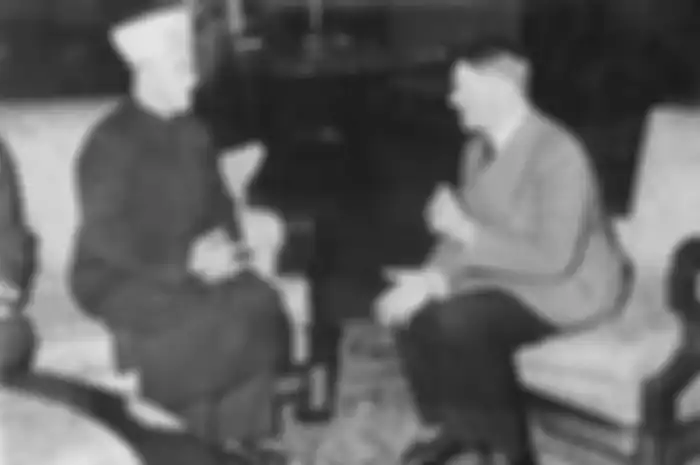 Pemimpin Nazi, Adolf Hitler bersama Mufti Agung Yerusalem, Haji Amin al-Husseini 