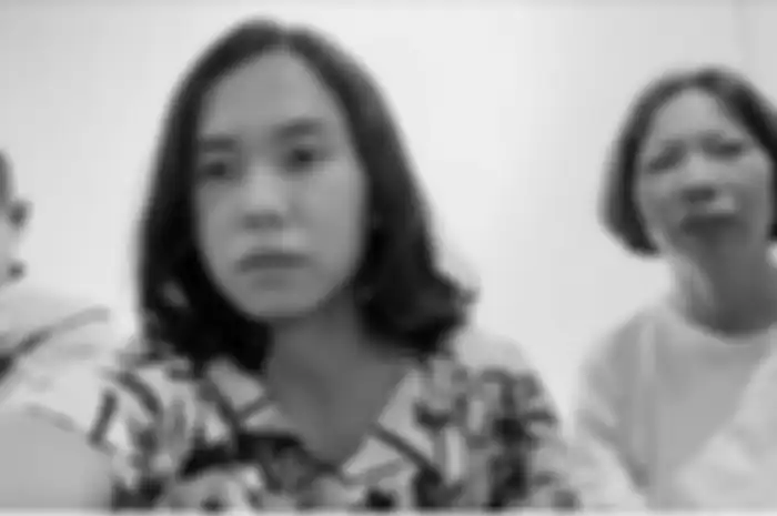 Foto tampang pemilik akun quweenjojo muncul ke publik. Sosoknya jadi sorotan usai minta maaf ke Gofar Hilman. Orangtuanya ikut terekspos.