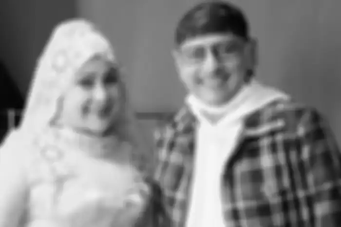 Elvy Sukaesih mengunggah foto duka yang membuat Iis Dahlia syok. Pedangdut senior Yus Yunus meninggal dunia di hari Jumat.