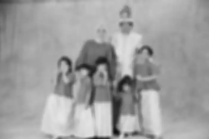 Olla Ramlan mengajak mertuanya untuk mengobati Ashanty. Hati istri Aufar Hutapea hancur melihat foto mertuanya bareng sang cucu.