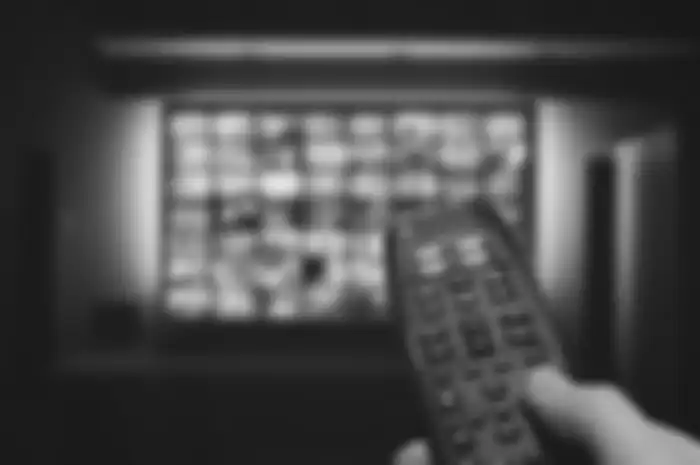 menonton tv