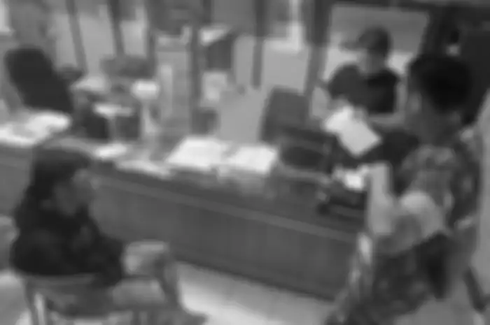Prajurit TNI AD dari Yonarhanud 10/ABC Kodam Jaya berhasil membikin muka begal Kebaoran Baru bonyok. Ternyta punya ilmu lumpuhkan musuh. 