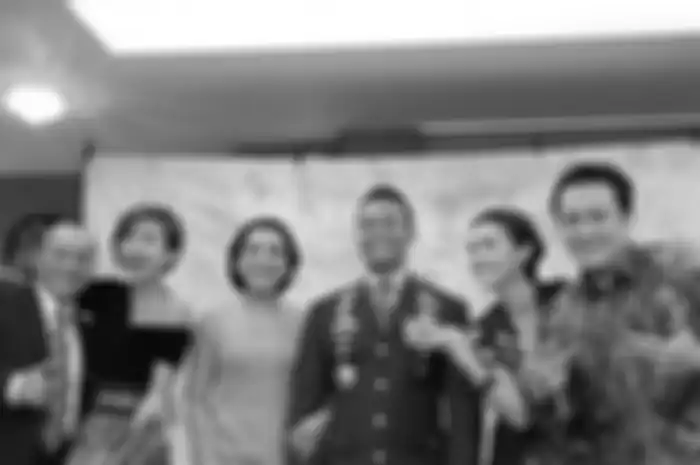 Tabiat asli istri Panglima TNI Jenderal Andika Perkasa sengaja dikuliti di media sosial. Foto sosoknya sampai viral gegara pakai masker mewah.