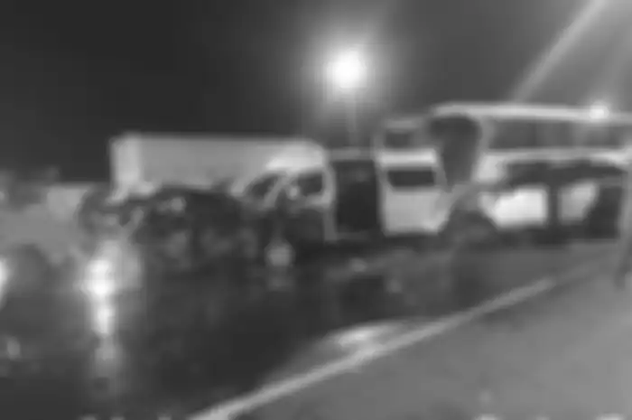 Polisi mengungkap kondisi bus Laju Prima sebelum menabrak kendaraan di tol Cipularang. Pantas korban kecelakaan alami luka parah.