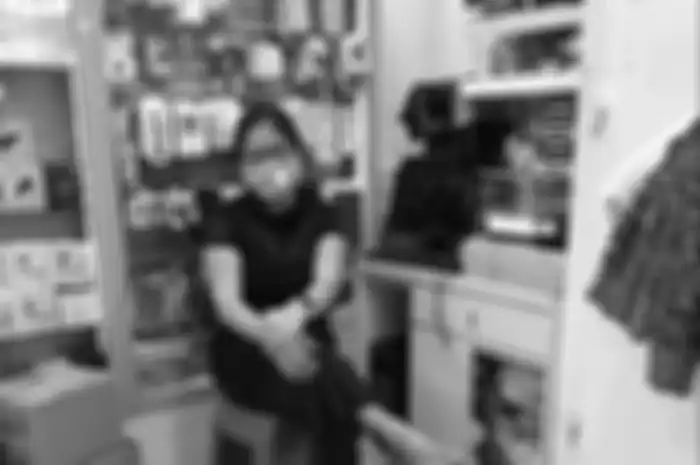 Mariana Ahong emak-emak pencuri coklat di Alfamart ternyata pemilik bisnis mentereng di BSD. Foto tampangnya dibongkar habis-habisan.