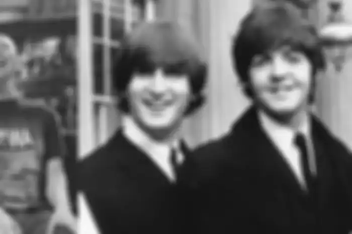 Sama-sama gemini dengan Paul McCartney, di The Beatles Ahmad Dhani merasa lebih mirip dengan John Lennon