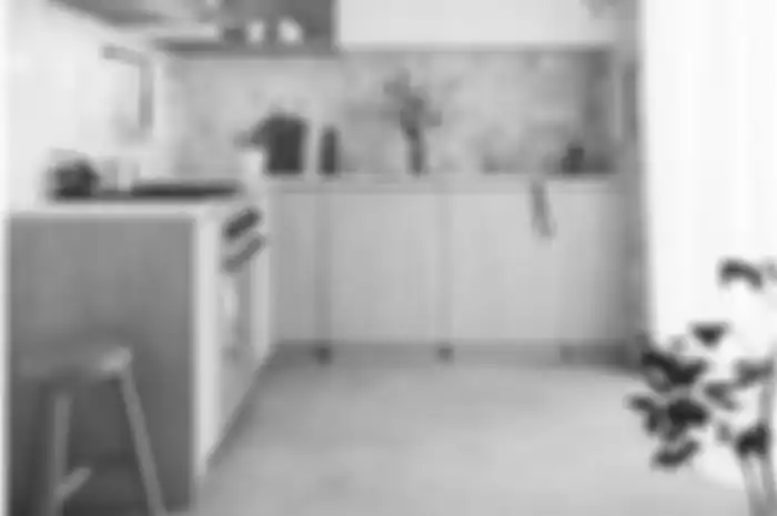 Mood istri untuk memasak langsung naik usai disodori foto aesthetic desain meja dapur kayu sederhana. Rasa nyaman hadir di area idaman.