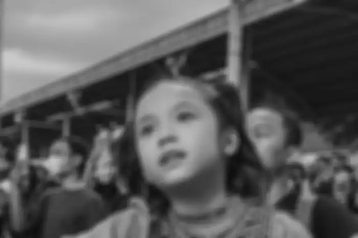 Gempi lagi-lagi pamer kemampuan beenyanyi di depan publik. Gisel sampaj posting foto begini. Ujungnya, banjir komentar.