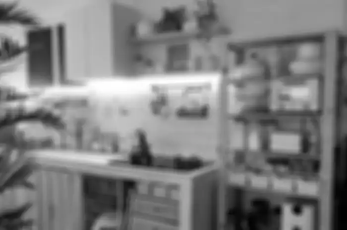Desain dapur mungil tetap bisa rapi dengan 8 trik jitu ini sekalipun nggak ada bujet buat kitchen set. Lihat foto hasilnya yuk. 