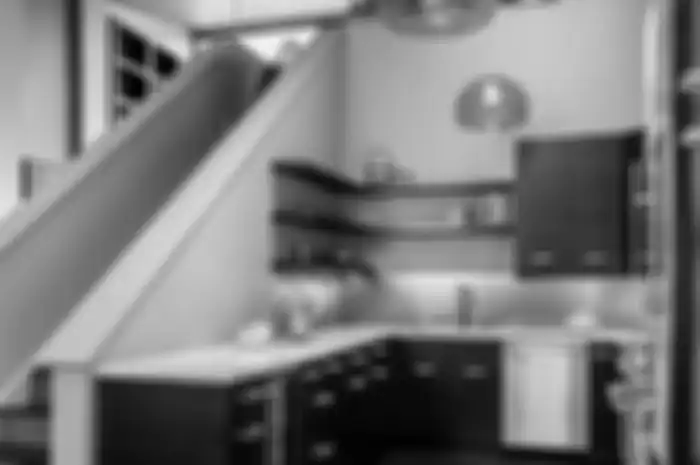 Inilah cara desain dapur mungil dibawah tangga menurut aturan feng shui. Lengkap dengan foto contohnya. 