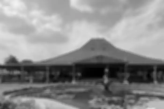 Desain taman Pura Mangkunegaran di Solo sengaja dibuat dengan pola batik. Siap jadi tuan rumah pernikahan Kaesang Pangarep.