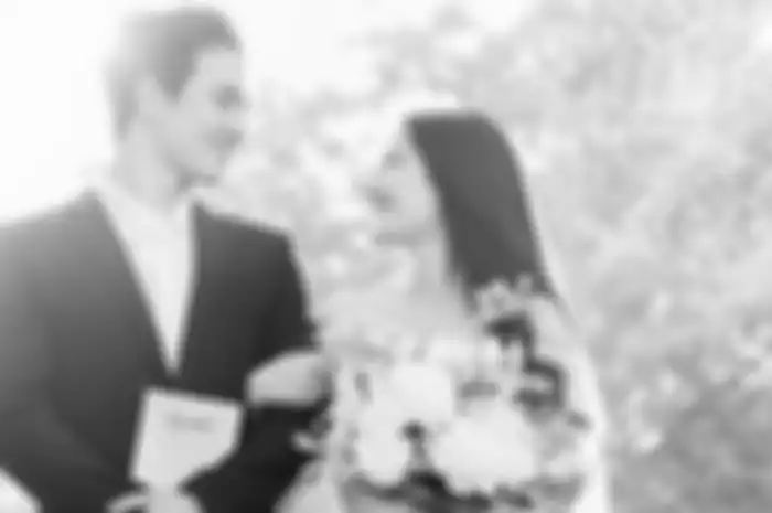 Paxel dan Bridestory hadirkan layanan kirim barang-barang pernikahan.