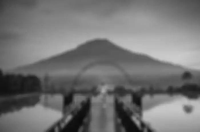 Spot foto estetik di Embung Kledung tempat wisata hits Temanggung yang cocok buat ngabuburit.