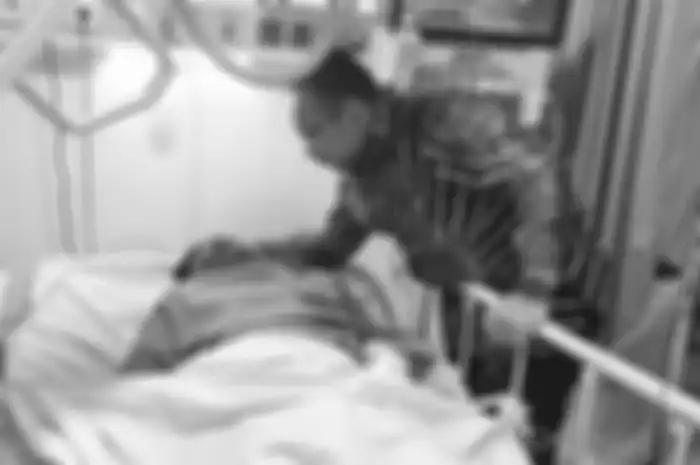 Menag Yaqut Cholil Qoumas menjenguk korban pengeroyokan anak pejabat pajak. Dia malah kena kritik gegara kata-kata ini.