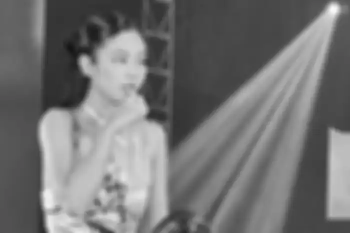 harga kipas Jennie BLACKPINK yang dipakai saat konser Born Pink in Jakarta