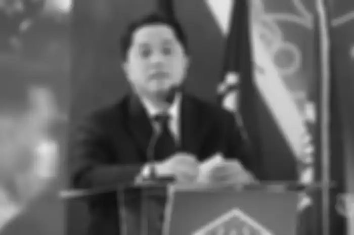 Menteri BUMN Erick Thohir menyampaikan pidato pertamanya usai Kongres Luar Biasa Persatuan Sepak Bola Seluruh Indonesia (KLB PSSI) 2023 di Jakarta, Kamis (16/2/2023). 