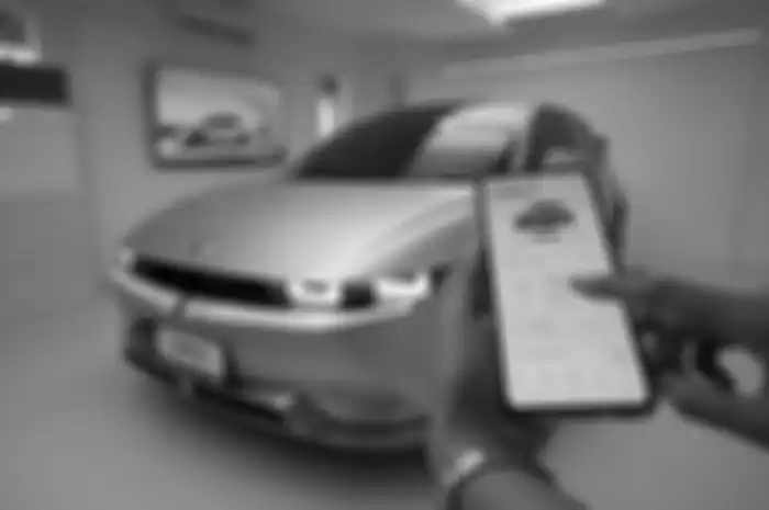 Penggunaan Bluelink di IONIQ 5 untuk mengendalikan mobil lewat internet hape