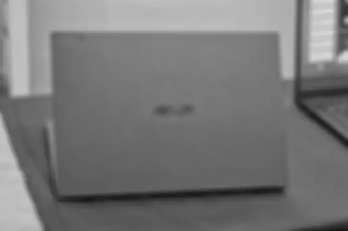 ASUS ExpertBook B9 (B9403) yang didesain untuk para eksekutif profesional