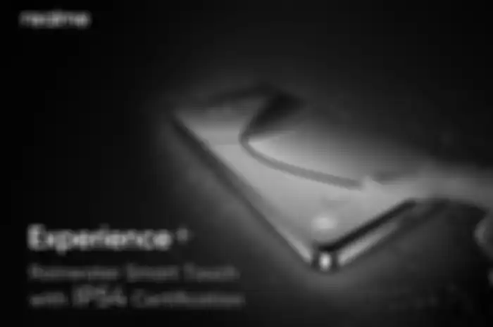 Selain sertifikasi IP54, HP realme 12 5G juga dilengkapi kemampuan lain yang membuatnya handal dipakai di saat hujan dan panas