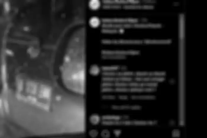 Tangkapan layar video viral di media sosial yang memperlihatkan Toyota Avanza dengan pelat nomor lokal melintas di wilayah Kuching, Malaysia. 