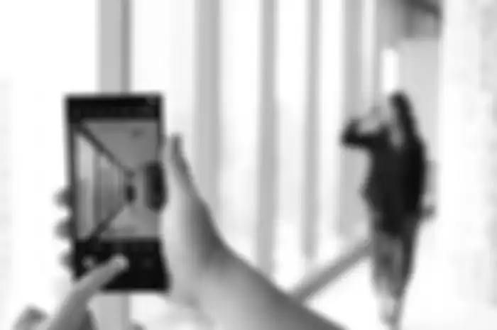 Di hari kartini, Samsung Galaxy S24 memiliki beberapa kemampuan untukmenghasilkan foto OOTD yang menarik