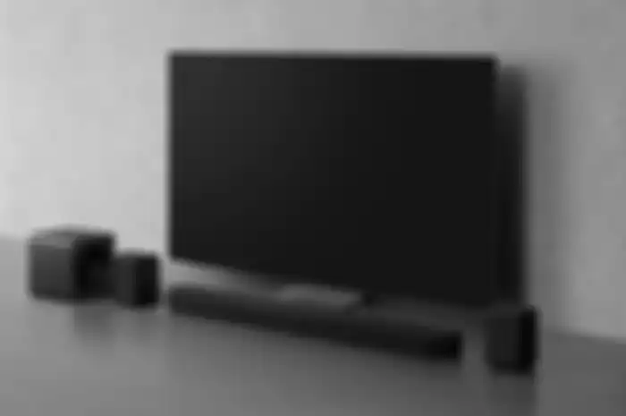 Samsung memperkenalkan produk speaker siundbar flagship, HW-Q990F dan HW-QS700F yang kini dilengkapi fitur AI