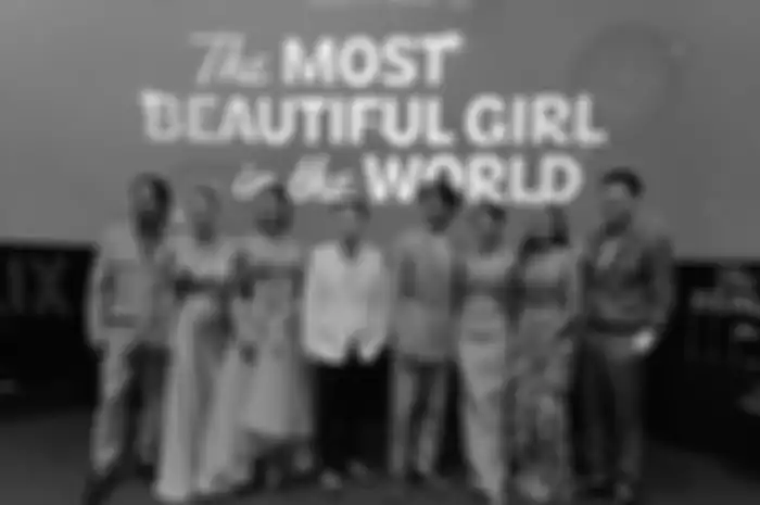 Para cast dalam film The Most Beautiful Girl in the World