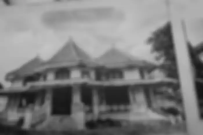 Niat Handianto Tjokosaputro mengakuisisi Omah Lowo adalah membangun kembali Villa Liberty dan memfungsikannya sebagai galeri atau rumah heritage untuk tempat wisata edukasi tentang batik dan kerajinan tradisional dalam presentasi dan display menyenangkan dan tidak membosankan (Habib Asyhad/Intisari difoto dari koleksi pribadi Rumah Heritage Batik Keris)