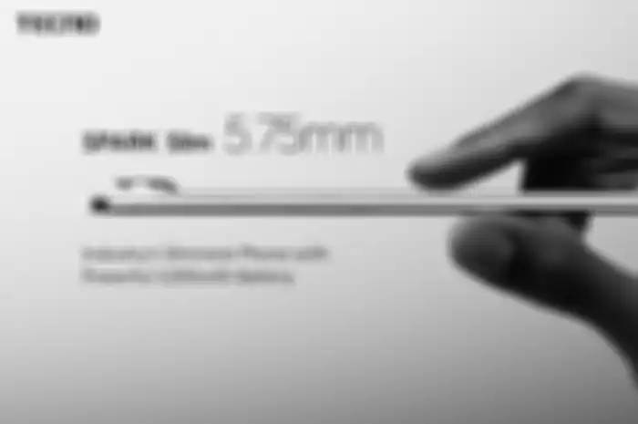 Tecno Spark Slim resmi debut di MWC 2025 dengan ketebalan hanya 5.75mm dan desain yang unik