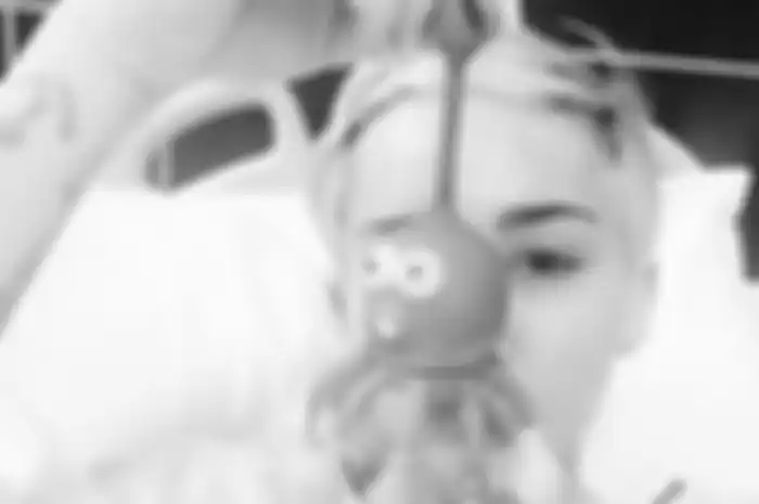 Miley Cyrus Sakit Beberapa Konser Batal