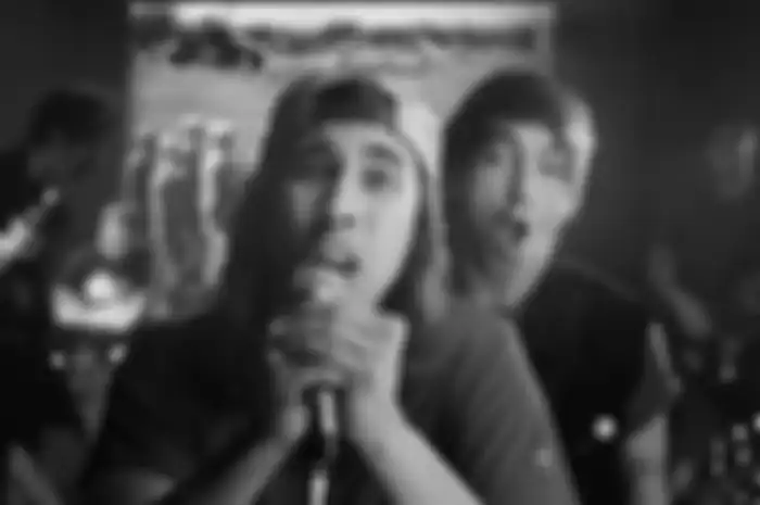 BTS Video Klip A Love Like War All Time Low Feat