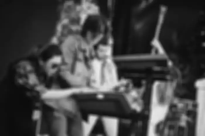 Isyana Sarasvati gangguin keyboardisnya di #HAIDay2015