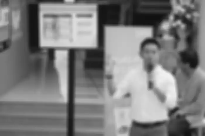 Adamas Belva Syah Devara, co-founder Ruangguru sedang menjelaskan layanan terbaru Ruangguru