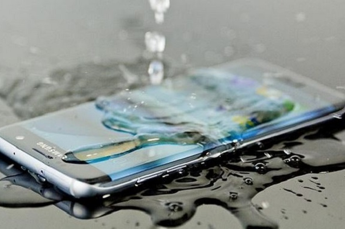 Waterproof phone