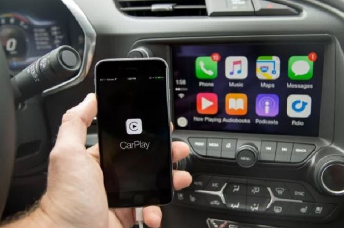 WhatsApp dukung CarPlay