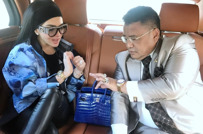 Syahrini dan pengacara kondang Hotman Paris Hutapea