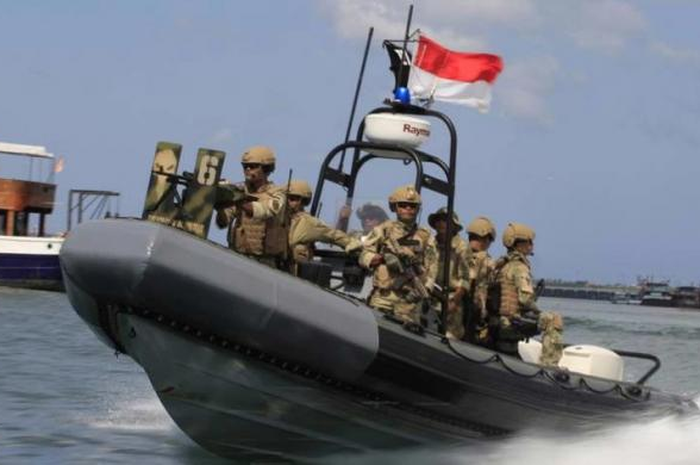 Kopaska dibentuk pada tanggal 31 Maret 1962 oleh Presiden Soekarno demi mendukung Operasi Trikora merebut Irian Barat dari Belanda.