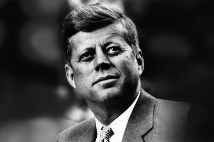 Apa yang terjadi jika Presiden John F. Kennedy tidak tewas tertembak? Apakah diskriminasi tetap ada, dan bagaimana dengan Perang Vietnam?